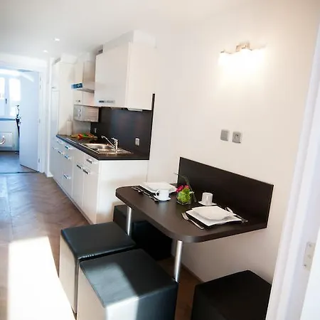 Apartment De Maasnacht Maaseik Buitenkant foto